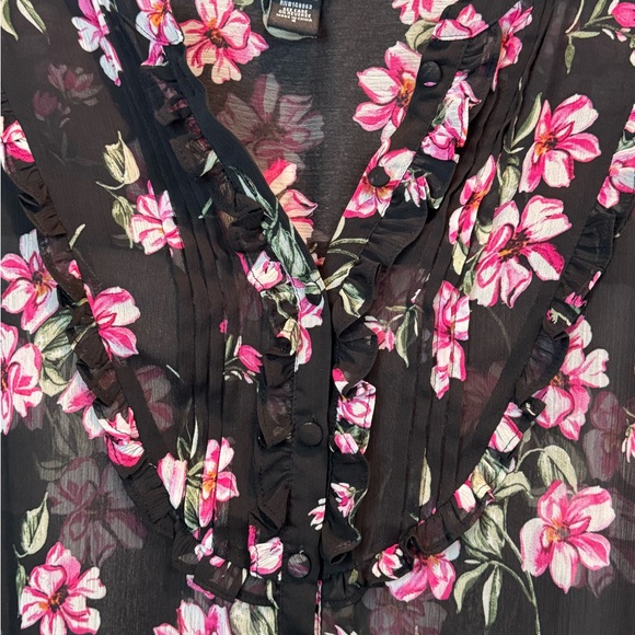 EUC TORRID Black Floral Bubble Hem Chiffon Blouse Plus Size 4 Short Sleeve Top - Picture 3 of 6
